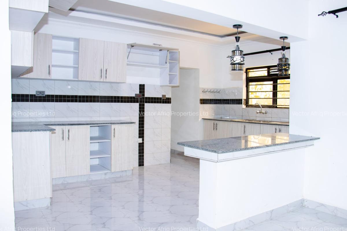 4 Bed House with En Suite at Yukos - 8