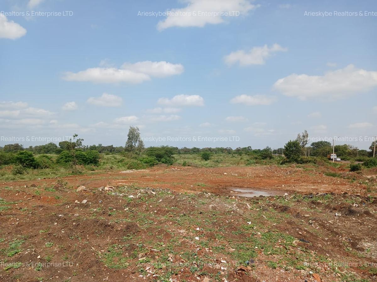 120 ac Land in Kenyatta Road - 2
