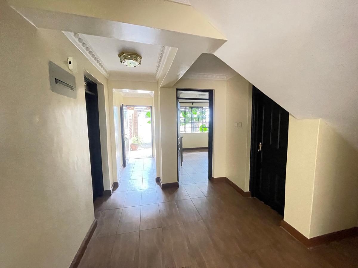 5 Bed Townhouse with En Suite in Lavington - 6