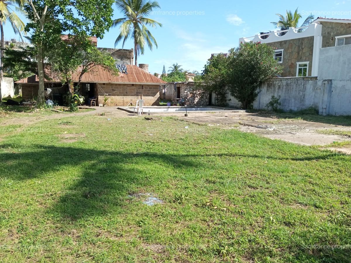 1,000 m² Land at Nyali - 9