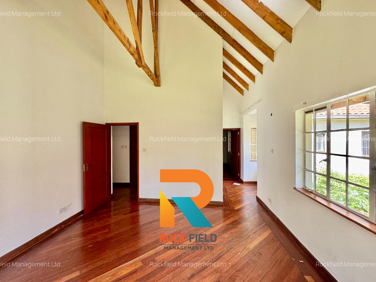 5 Bed Townhouse with En Suite in Rosslyn - 14