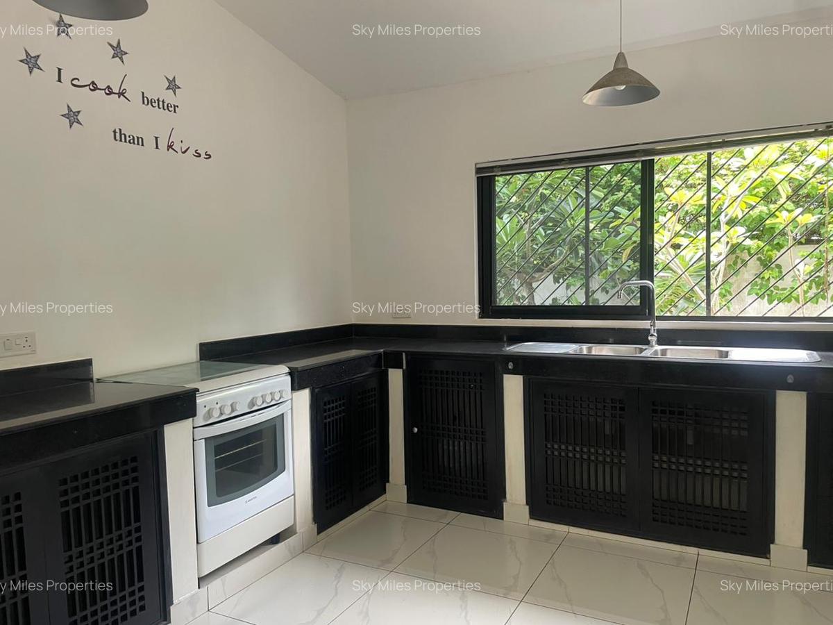 4 Bed Villa with En Suite at Watamu - 10