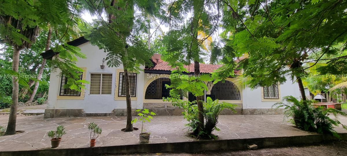 3 Bed House with En Suite at Kanamai - 1