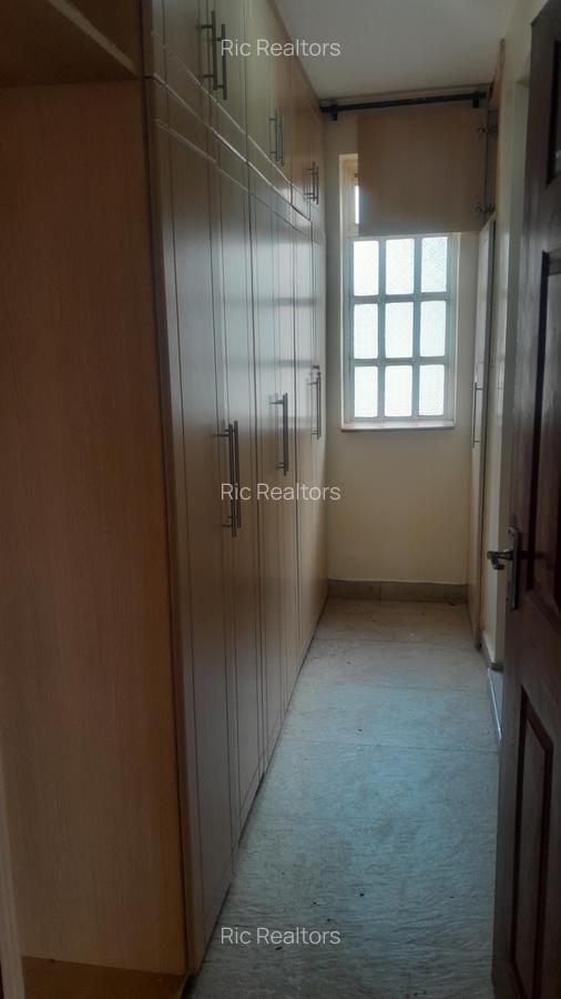 4 Bed House with En Suite at Rimpa - Road - 17