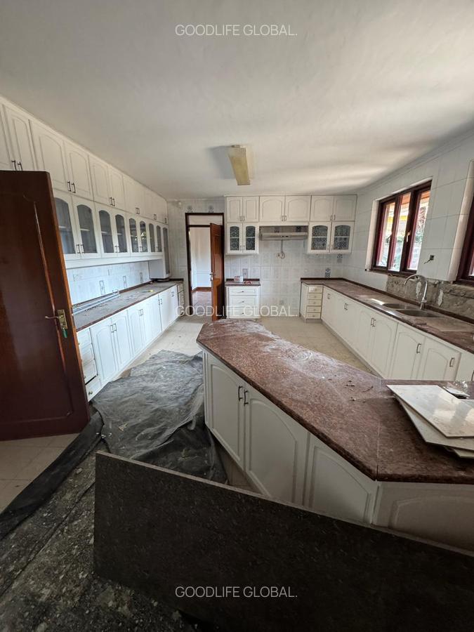 4 Bed House with En Suite at Runda - 17