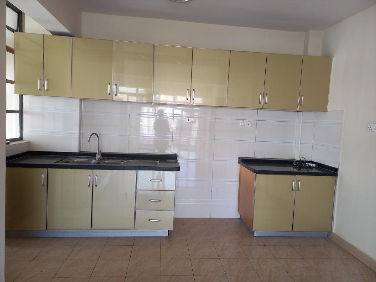 3 Bed Apartment with En Suite in Kilimani - 4