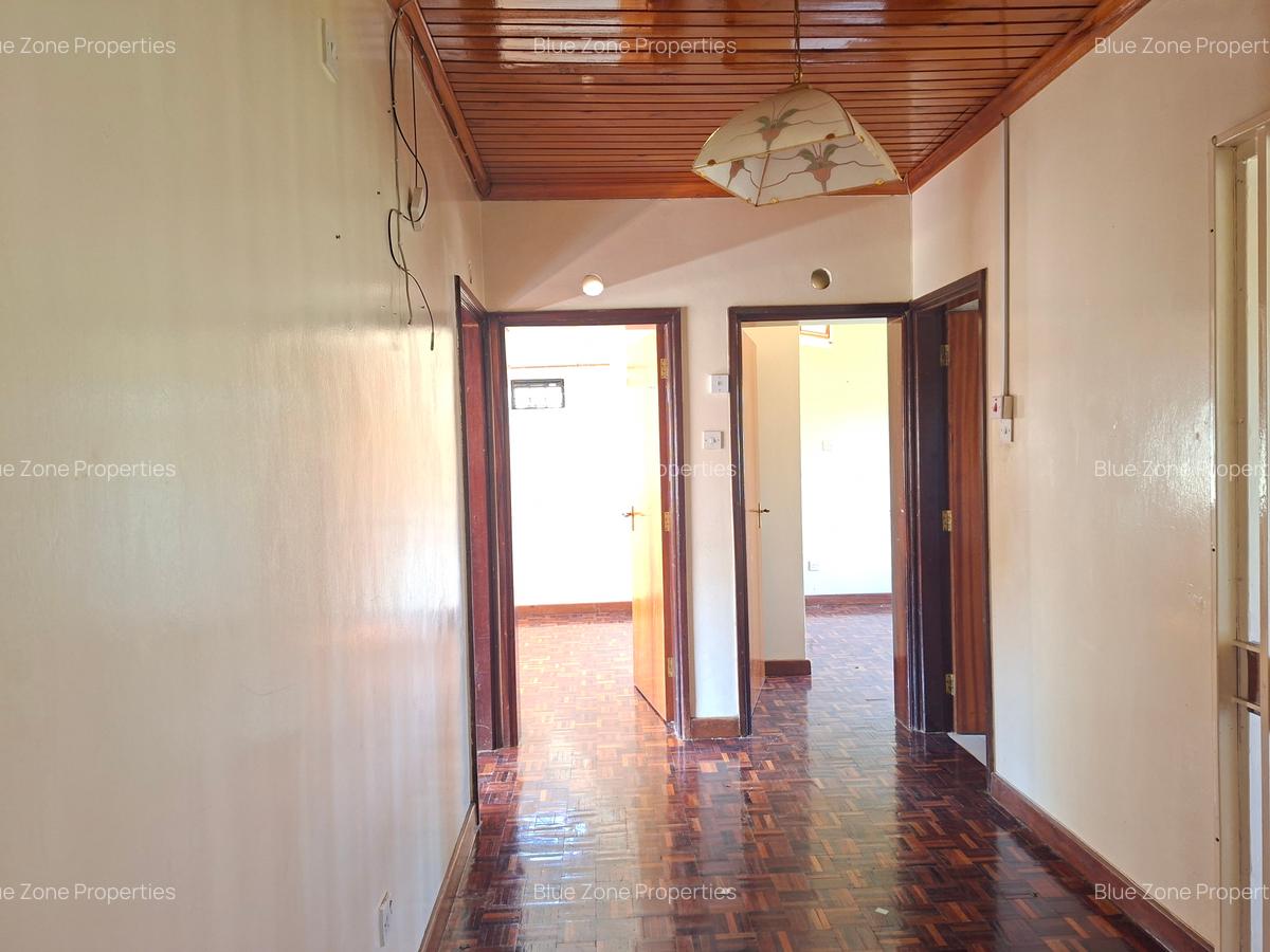 4 Bed House with En Suite at Off Redhill Dr - 12