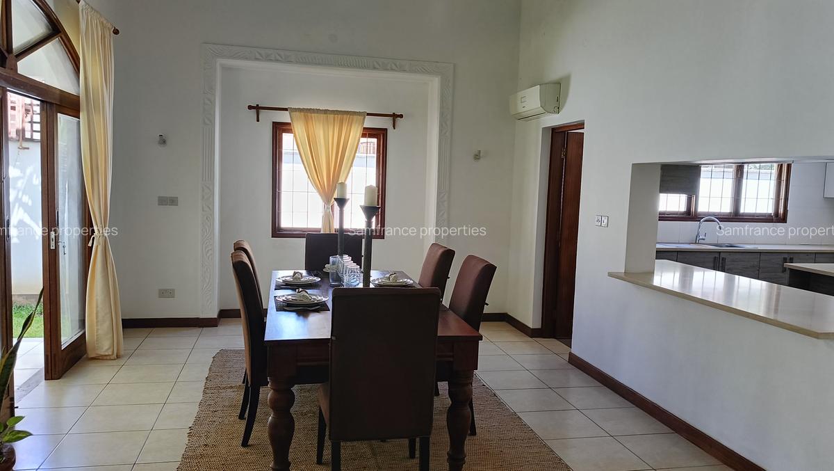 4 Bed Townhouse with En Suite at Greenwood Drive - 13