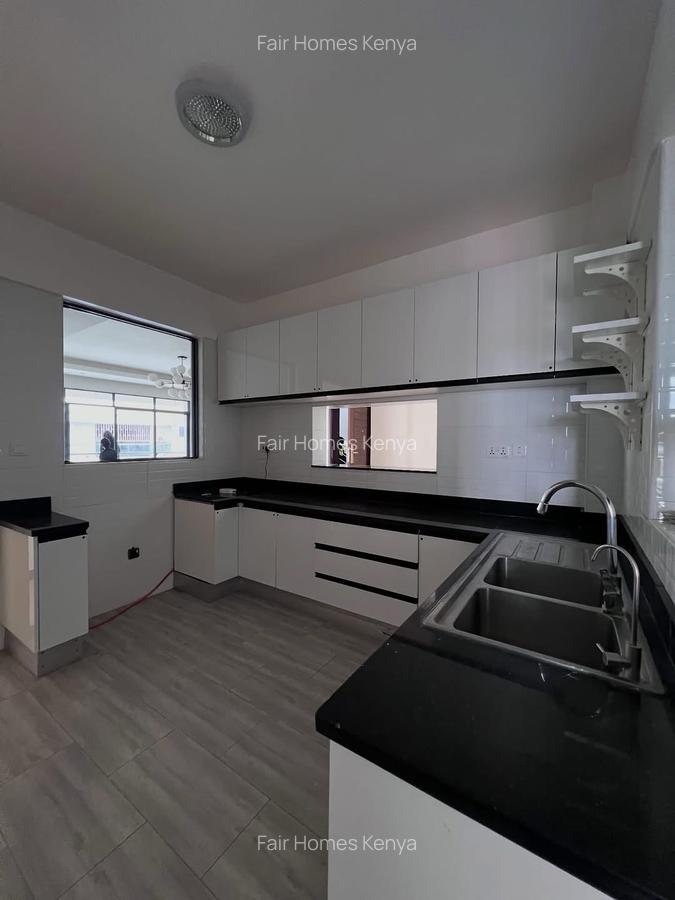 3 Bed Apartment with En Suite at Valley Arcade - 2