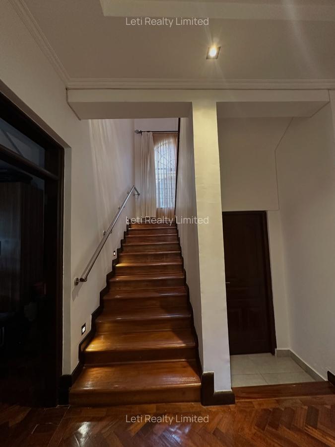 5 Bed Townhouse with En Suite in Kitisuru - 15