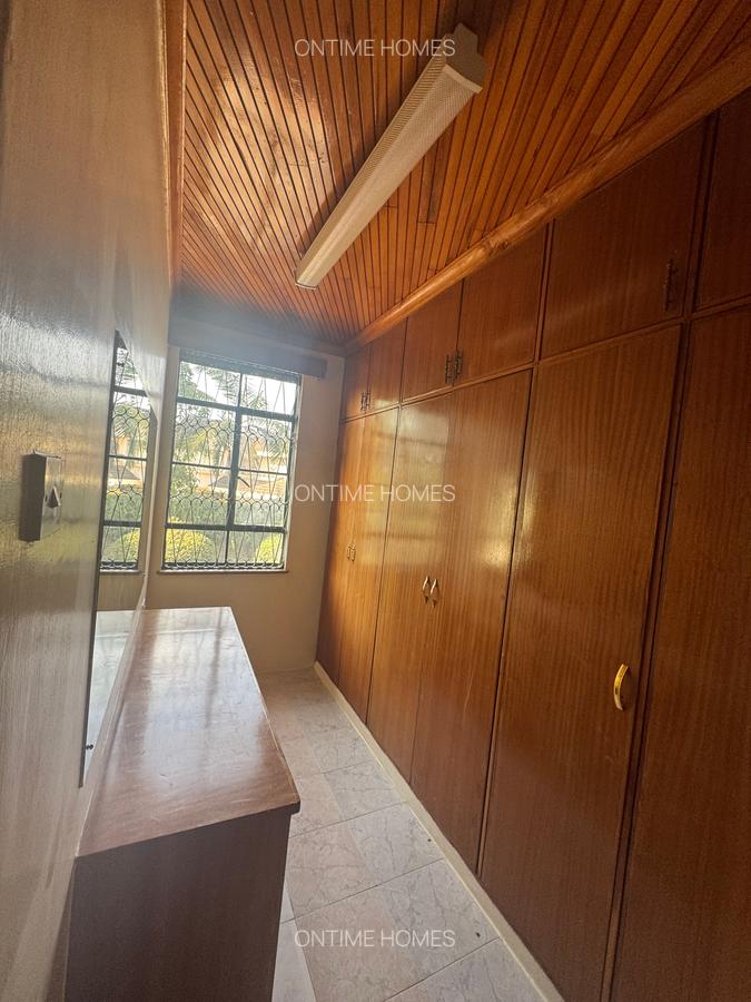 5 Bed House with En Suite at Runda - 14