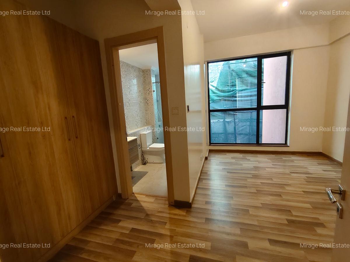 4 Bed Apartment with Swimming Pool in Parklands - 17