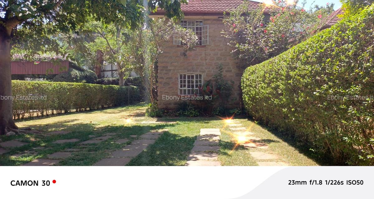 1 Bed House with Garden in Lavington - 4