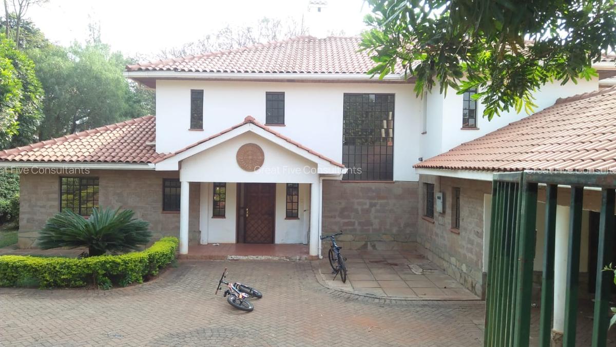 5 Bed Villa with En Suite in Runda - 3