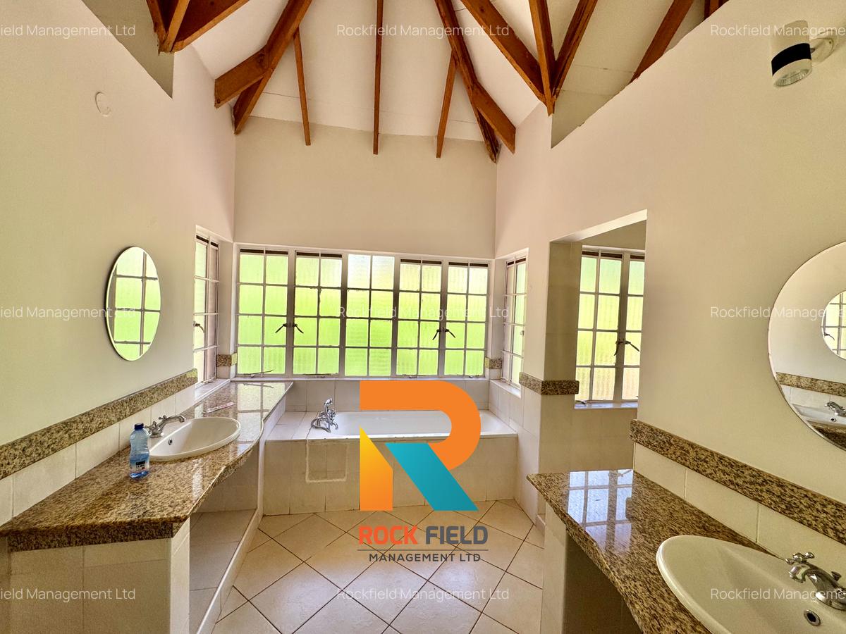 5 Bed Townhouse with En Suite in Rosslyn - 12