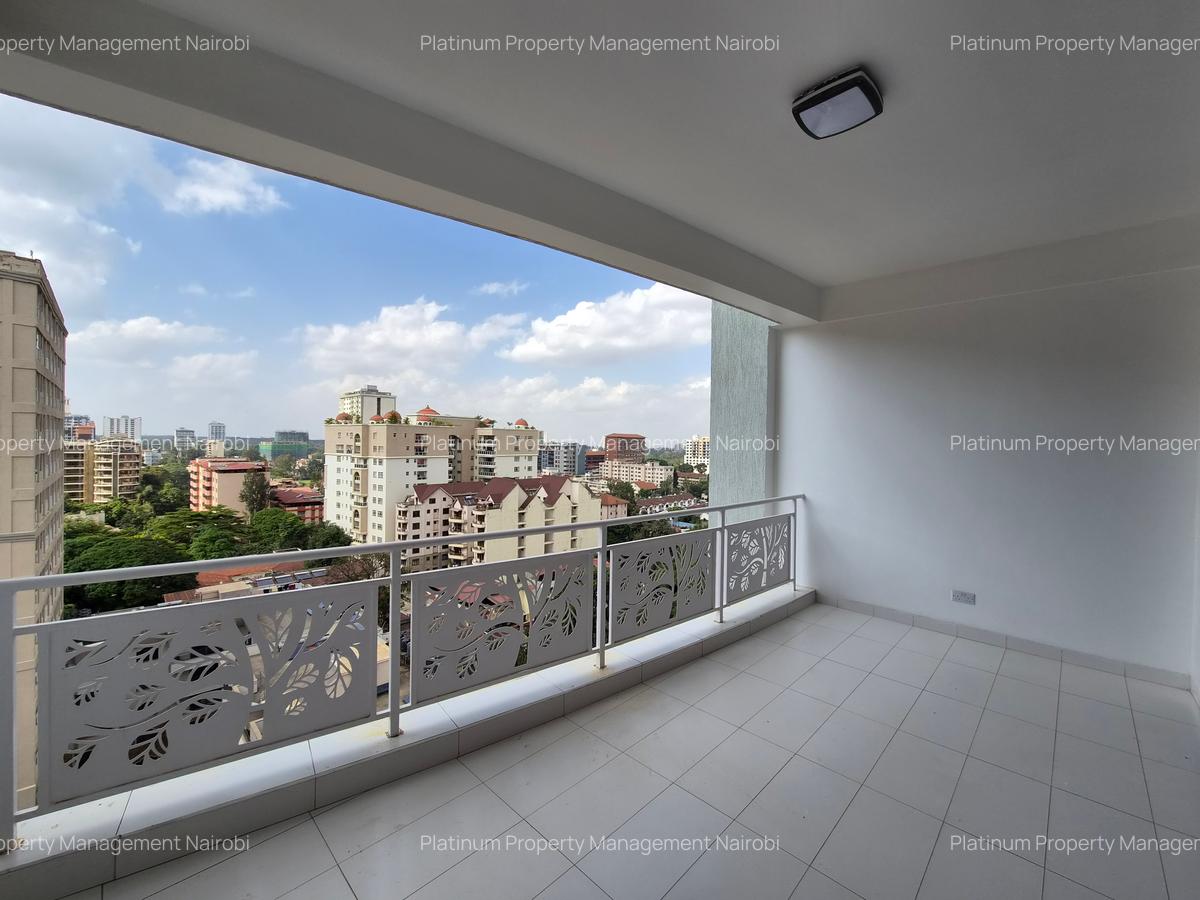 3 Bed Apartment with En Suite at Second Parklands - 5
