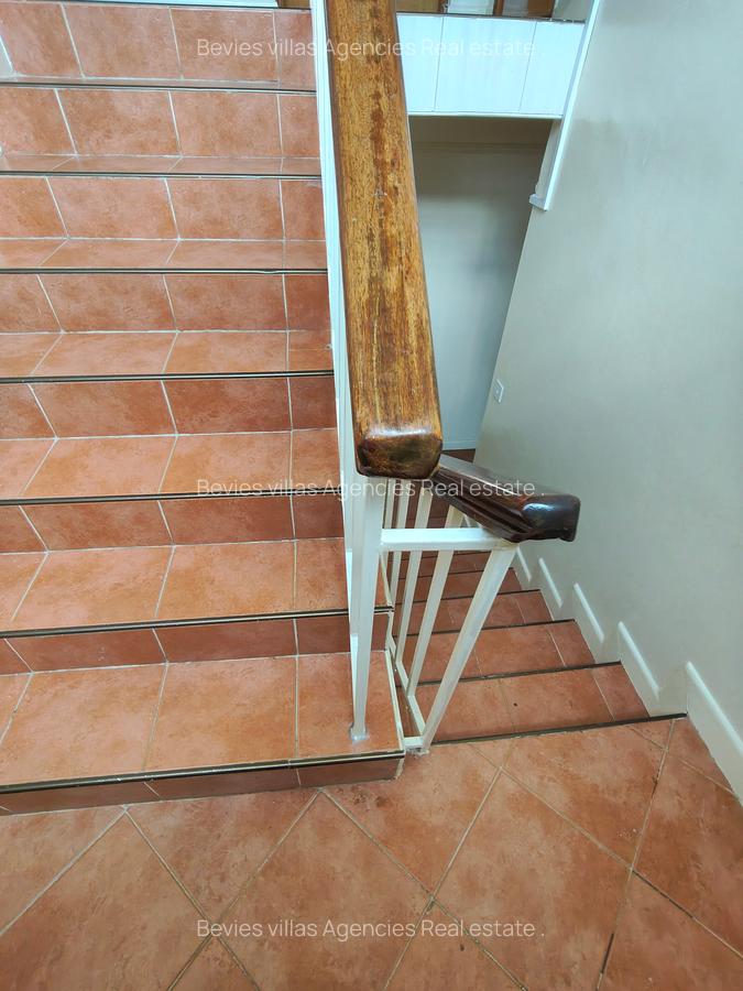 5 Bed Townhouse with En Suite at Brookside - 7