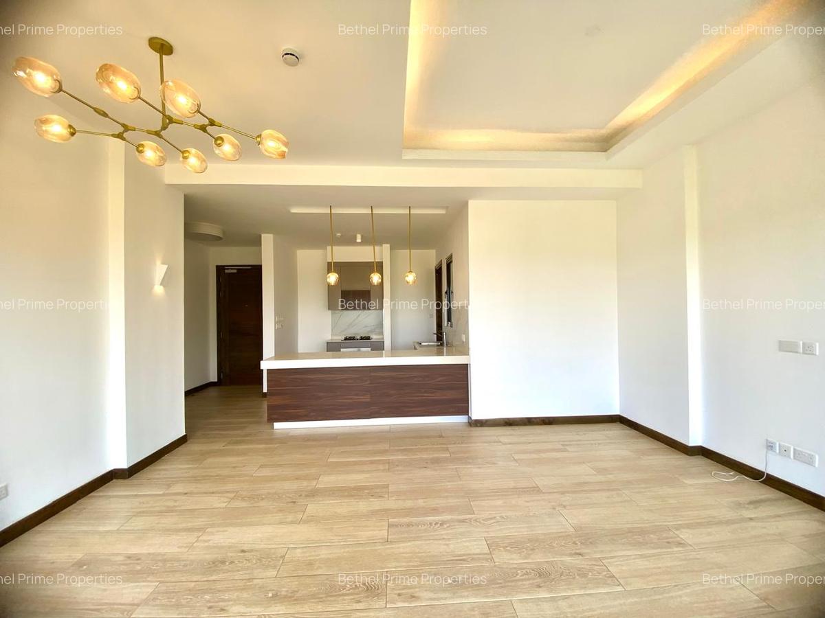 1 Bed Apartment with Swimming Pool in Rosslyn - 2