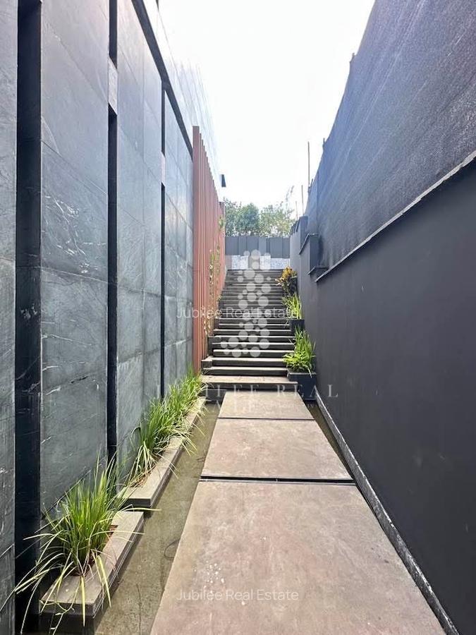 5 Bed House with En Suite in Kitisuru - 8