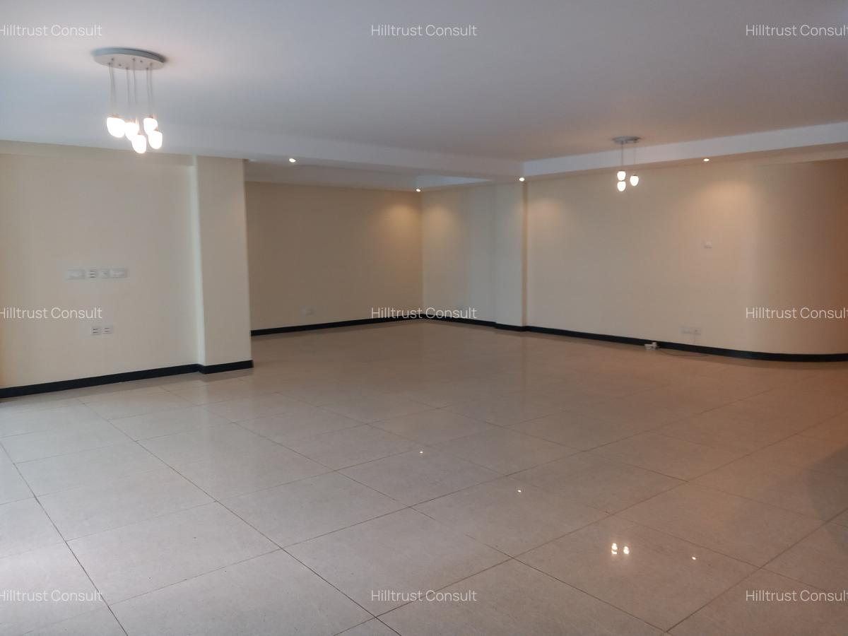 Serviced 3 Bed Apartment with En Suite in Riverside - 15