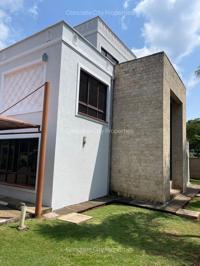 5 Bed Townhouse with Garden in Lavington - 13