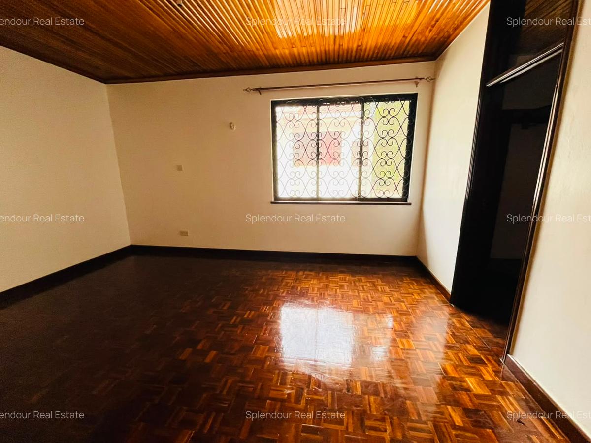 5 Bed Townhouse with En Suite in Lavington - 9