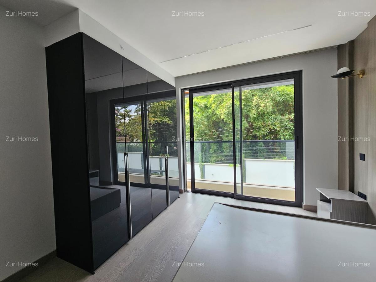 6 Bed Townhouse with En Suite in Lavington - 14
