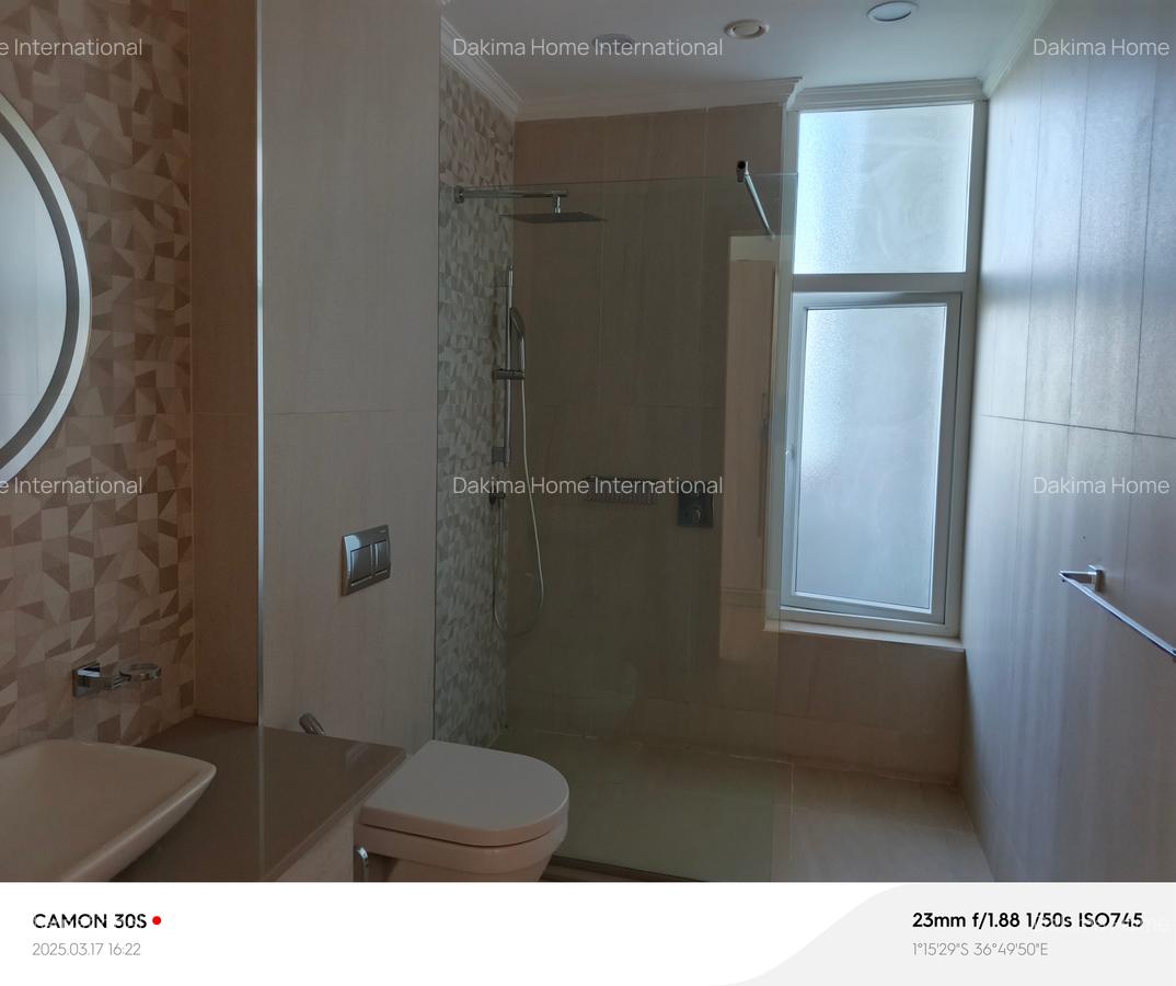 3 Bed Apartment with En Suite in Parklands - 9