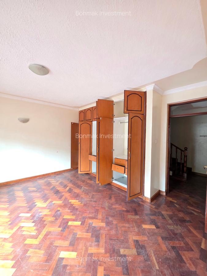 4 Bed Townhouse with En Suite at Lavington Green - 11