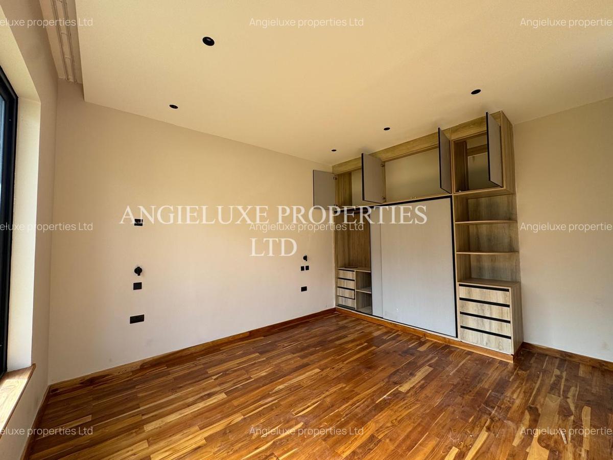4 Bed Townhouse with En Suite at Loresho - 16