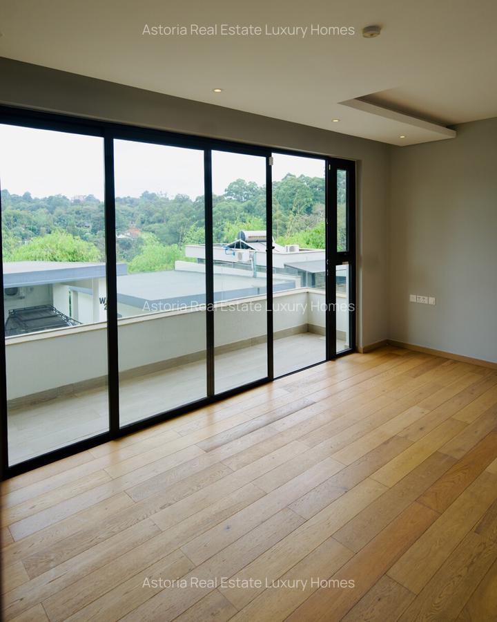 3 Bed Villa with En Suite at 2026-389 3 Bed - 12