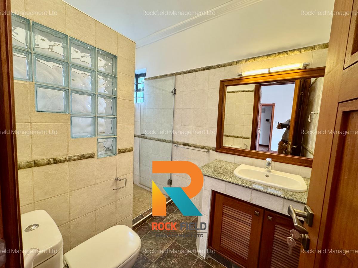 4 Bed Townhouse with En Suite at Peponi Road - 20