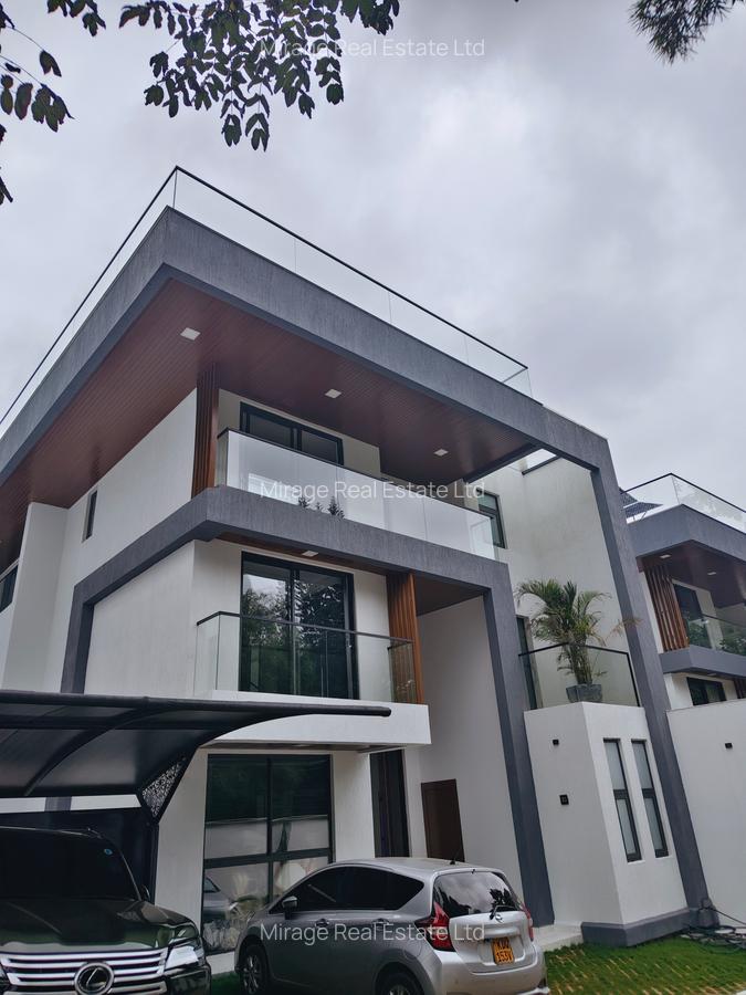 6 Bed Villa with En Suite in Lavington - 1