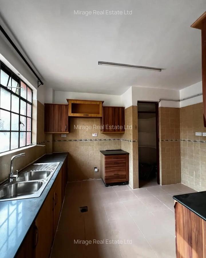 3 Bed Apartment with Swimming Pool in Riverside - 16