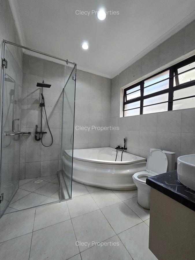 5 Bed House with En Suite at Membley - 11