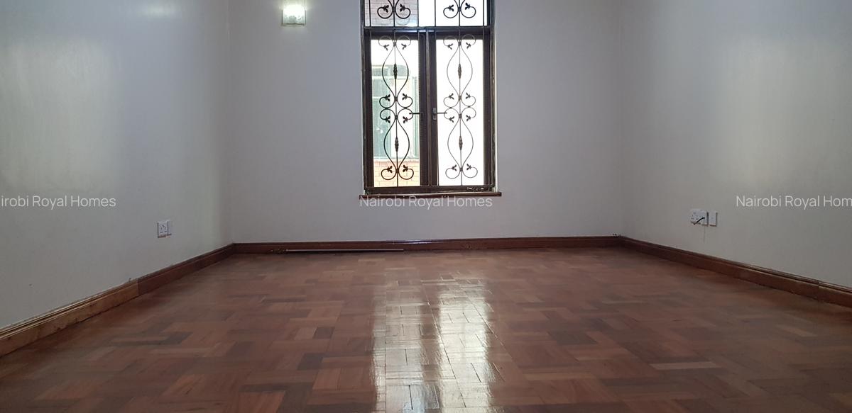 5 Bed Townhouse with En Suite at Lavington Kileleshwa - 12