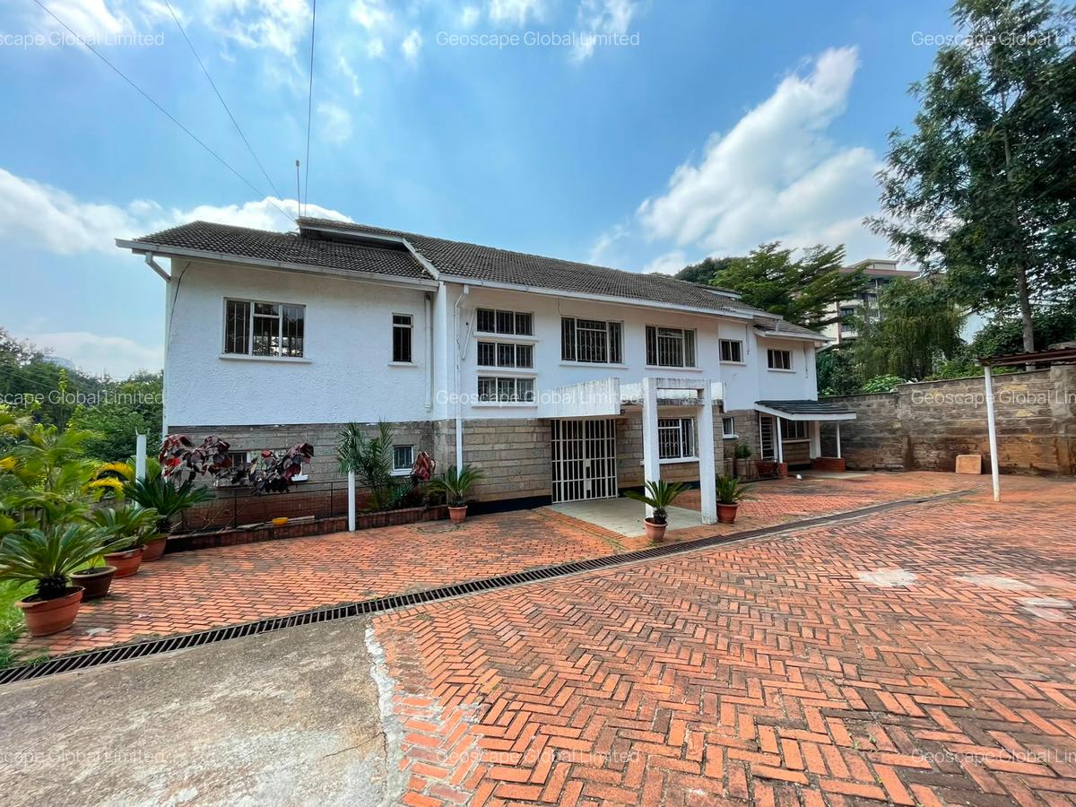 6 Bed House with En Suite in Riverside - 3