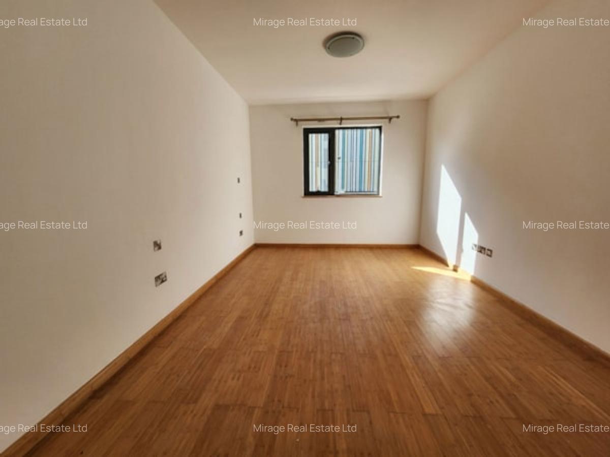 4 Bed Villa with En Suite in Garden Estate - 12