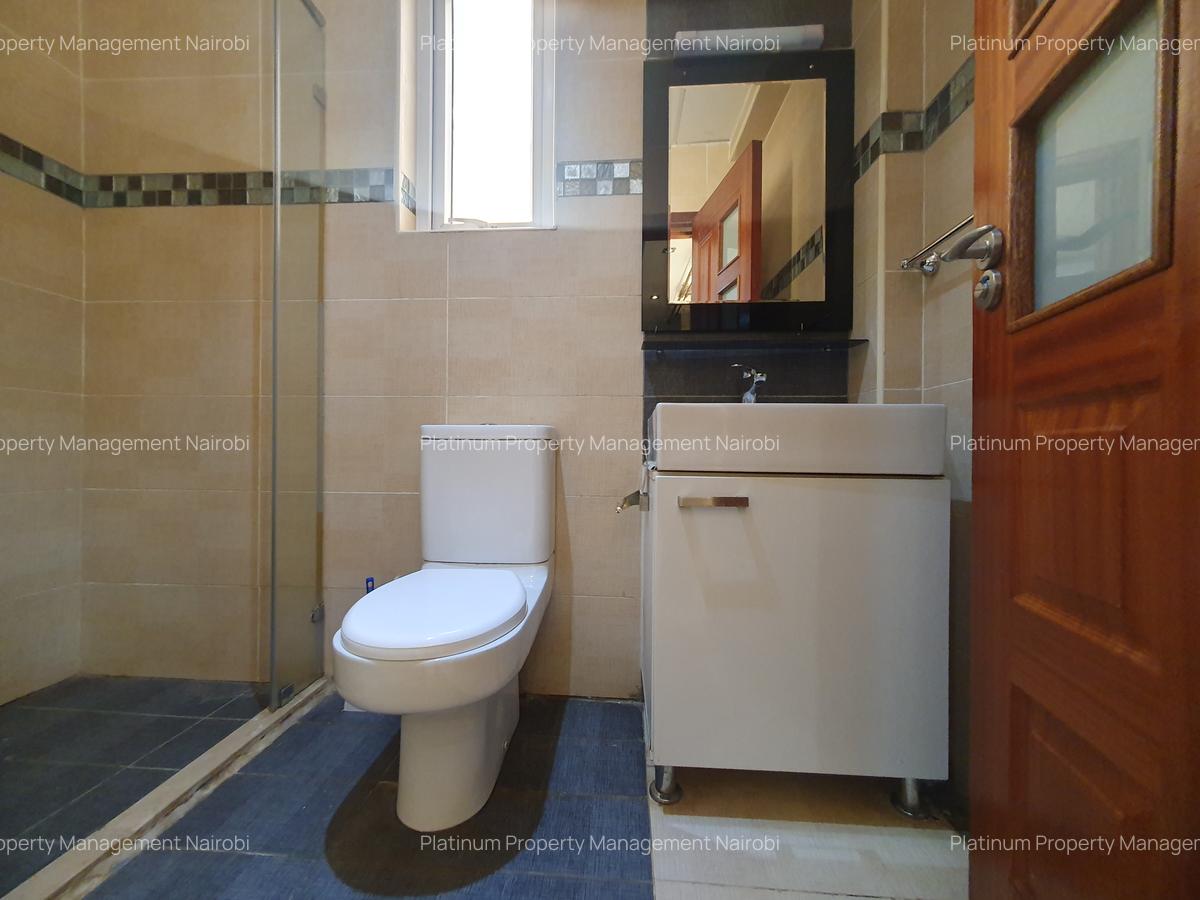 5 Bed House with En Suite at Convent Drive - 11