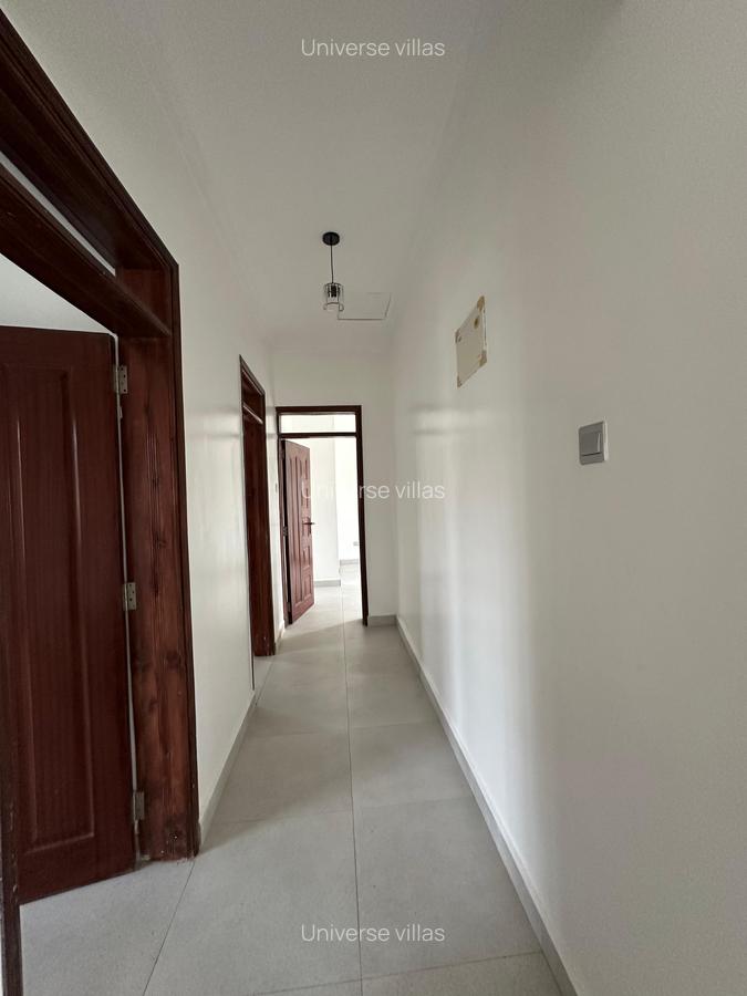 5 Bed Townhouse with Swimming Pool at Karen Road - 7