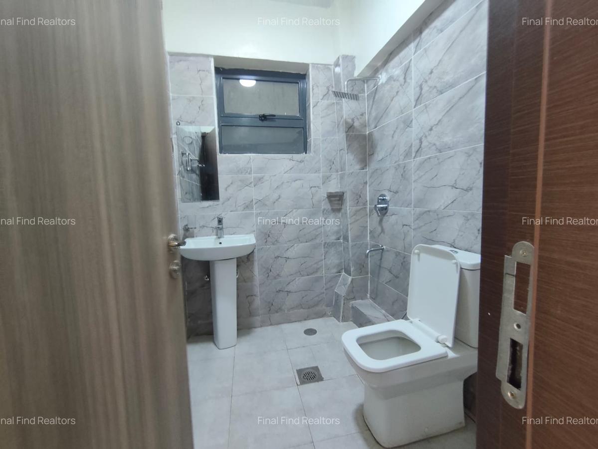 4 Bed Apartment with En Suite in Parklands - 17