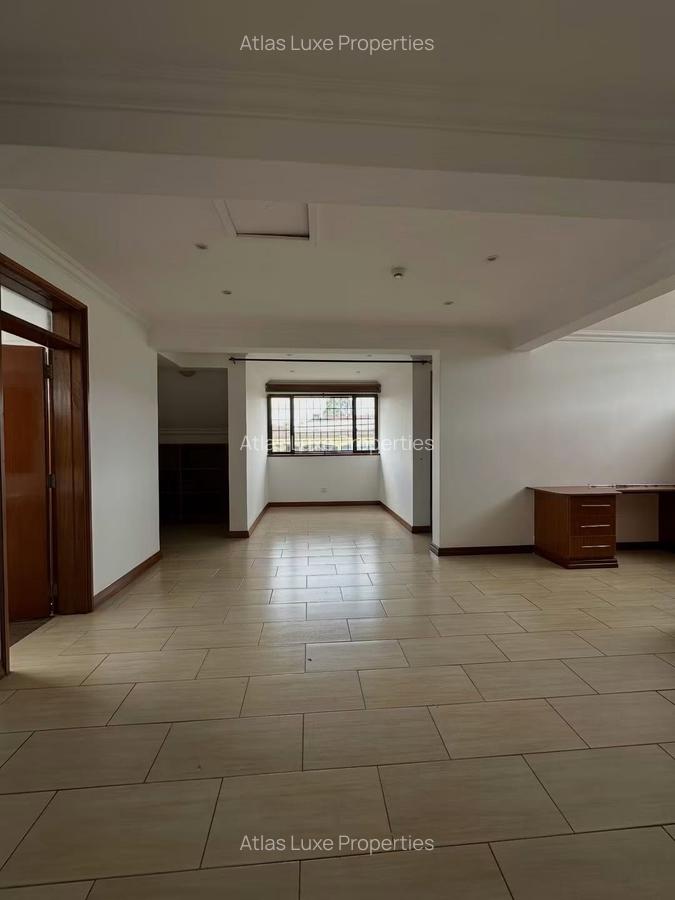 5 Bed Townhouse with En Suite at 0Ld Runda - 14