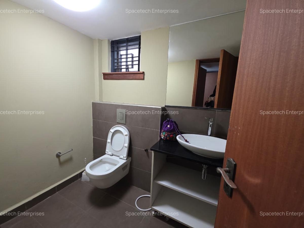 5 Bed Townhouse with En Suite in Spring Valley - 20