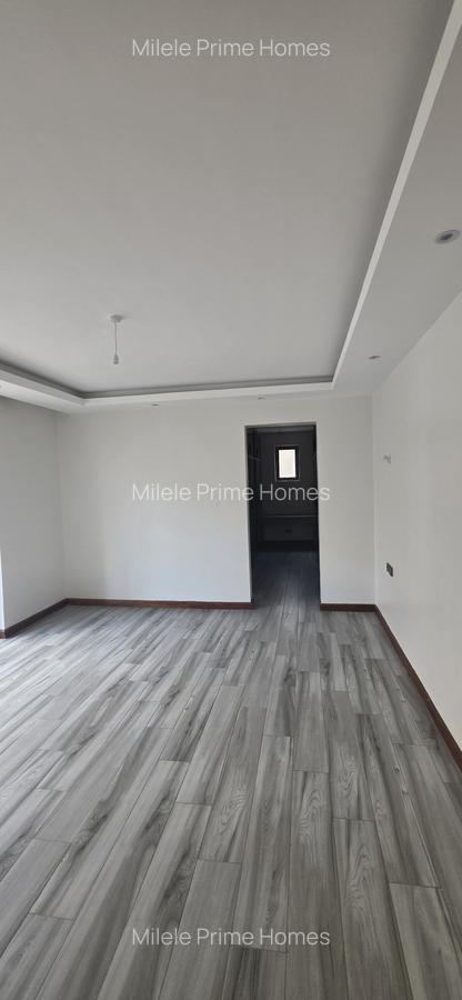 6 Bed Villa with En Suite at Lavington - 8