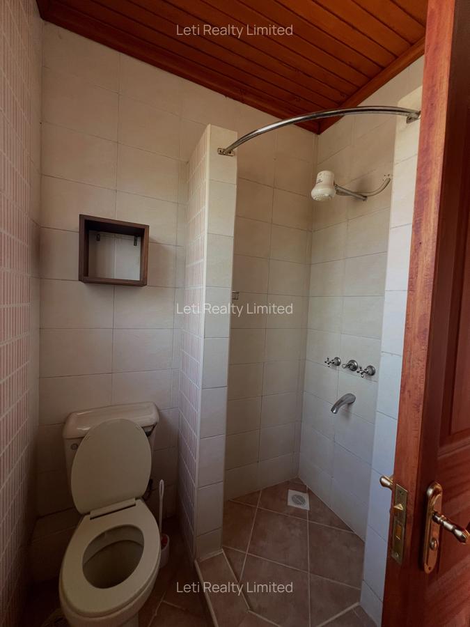 5 Bed Townhouse with En Suite in Lavington - 19
