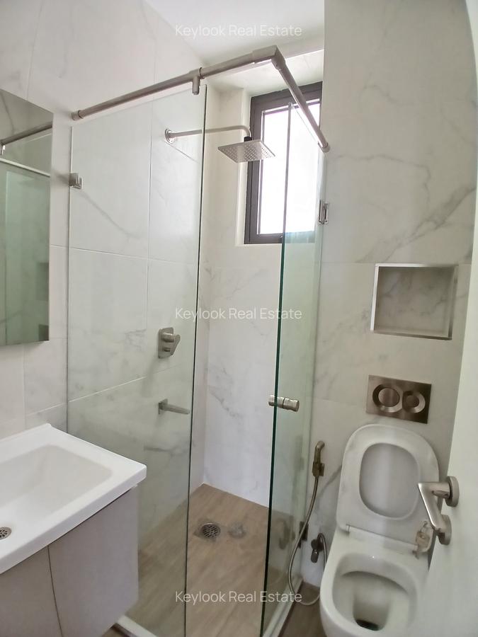 3 Bed Apartment with En Suite at Riverside Drive - 15