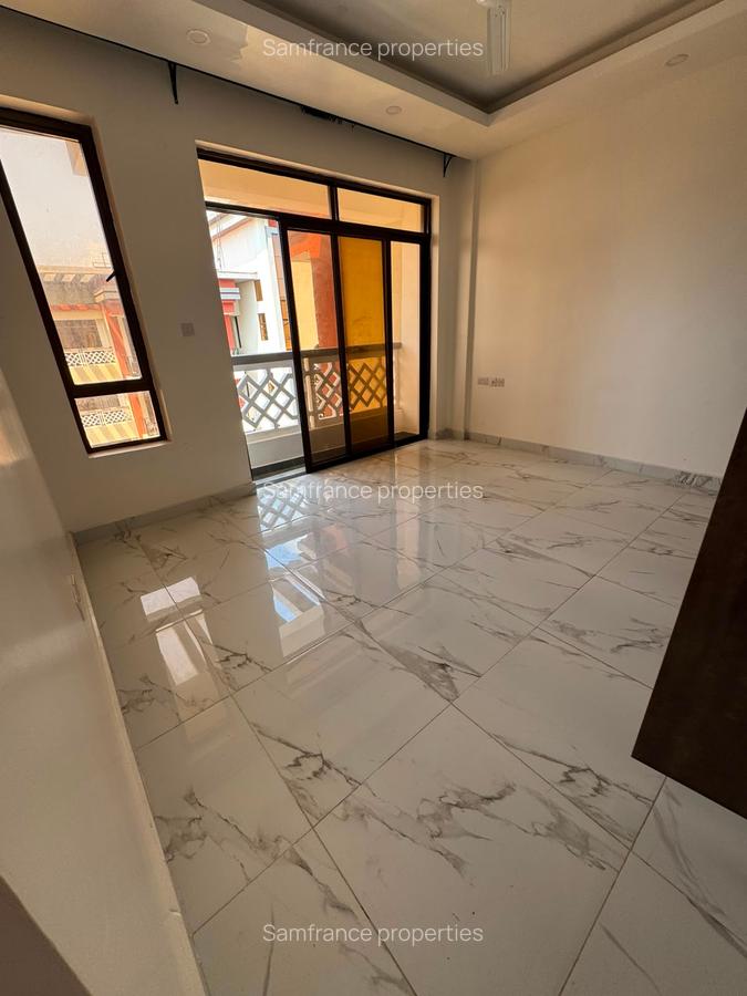3 Bed Apartment with En Suite at Moyne Drive - 11