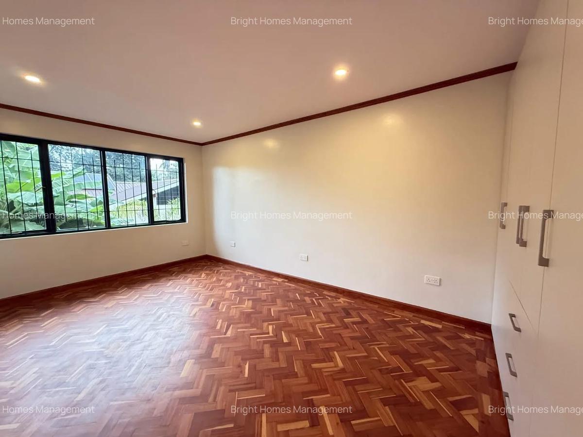 4 Bed Townhouse with En Suite in Lavington - 9