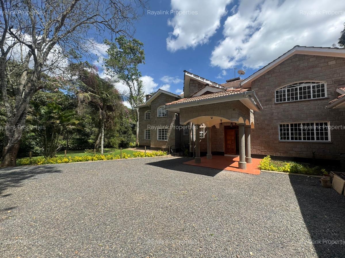 5 Bed House with En Suite at Rhino Park Road - 20