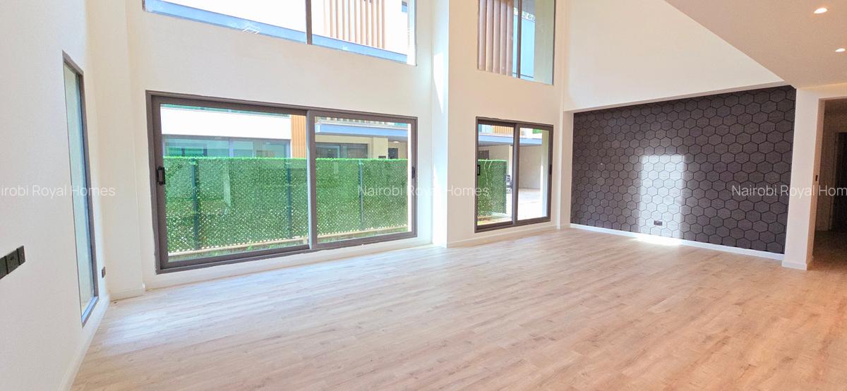 5 Bed House with En Suite at Lavington Green - 6